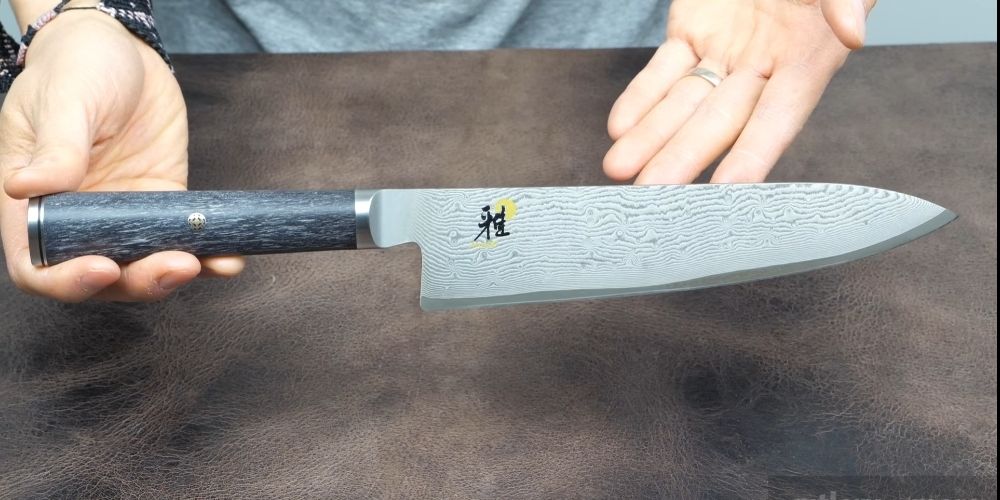 Miyabi Black 5000MCD67 (How the knife will feel in your hand)