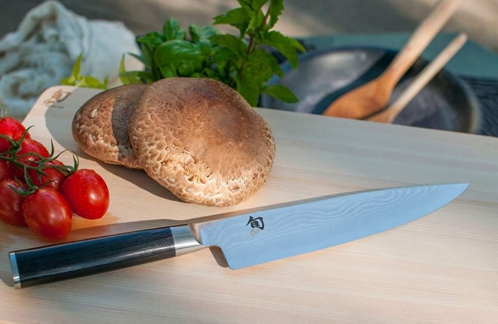 Shun classic knife ( How the knife will feel in your hand)